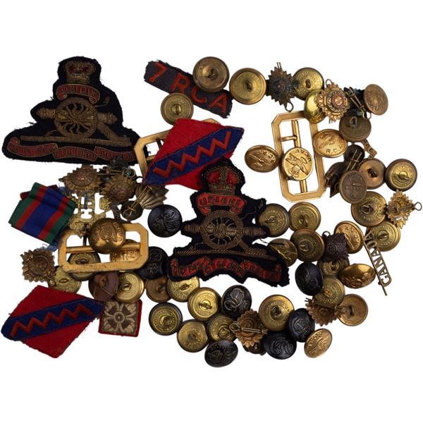 Canada WW1, WW2 and Post-war lot of Canadian badges and buttons