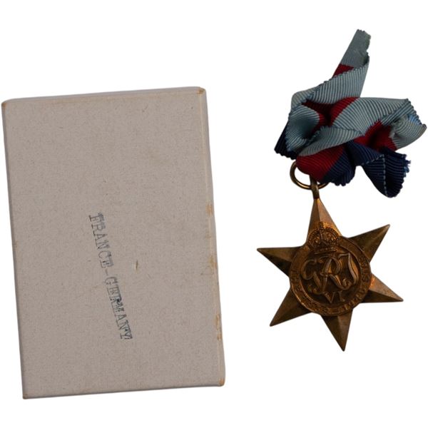 Great Britain WW2 British 1939-45 Star with Box of Issue