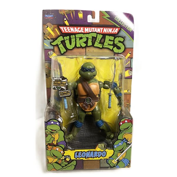 Teenage Mutant Ninja Turtles Classic Collection Leonardo Action Figure by Playmates Toys