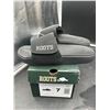 Image 2 : Roots Black Slides Size 7 with Box