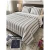 Image 1 : Comfy Bamboo World King Comforter Set