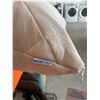 Image 3 : Below Zero Cooling Body Pillow