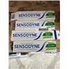 Image 2 : 4 Sensodyne Toothpaste 100 mL Tubes