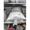 Image 2 : Lot of 2 - Beautyrest Pillows