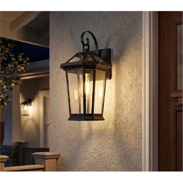 LUTEC Traditional Outdoor Wall Light