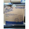 Image 2 : Scott Professional Coreless High-Capacity Jumbo Roll Toilet Paper, Bulk (07006), 2-Ply, Elevated Des