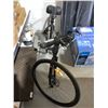 Image 5 : Infinity Black Hybrid Bicycle