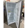 Image 3 : Frigidaire FFUV2126AV Upright Freezer