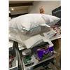 Image 2 : Lot of 2 Standard Down Alternative Bed Pillows