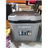 Image 3 : Igloo MaxCold Latitude 62 Qt Roller Cooler