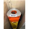 Image 3 : Surveyor Aluminum Tripod Yellow Orange