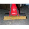 Image 4 : Vileda Sponge Mop and Globe Yarn Mop