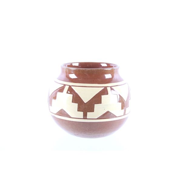 Pine Ridge Sioux Dakota Ceramic Olla by E. Woody