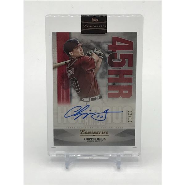 2019 TOPPS LUMINARIES BASEBALL CHIPPER JONES SIGNED TRADING CARD 02/10