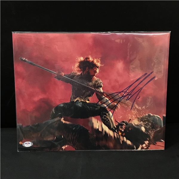 JASON MAMOA SIGNED AQUAMAN 16 X 20 PICTURE - PSA COA