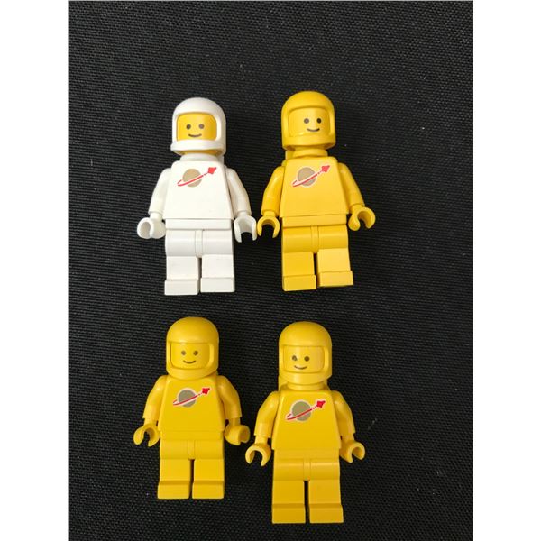 LOT OF 4 VINTAGE ASTRONAUT LEGO MINI FIGURES