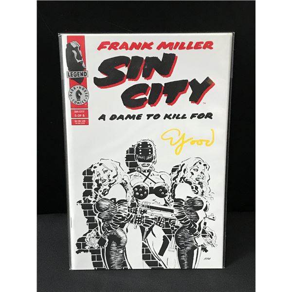 ELIJAH WOOD SIGNED SIN CITY COMIC BOOK (WWOC COA)