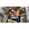 Image 2 : BOSTITCH PNEUMATIC STAPLE GUN IN HARD TRANSPORT CASE
