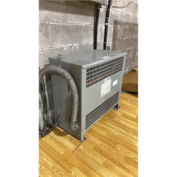 EVI 45KGA 3 PHASE CAT # CD3C0045VRA6XXBA DRY TYPE INDUSTRIAL TRANSFORMER UNIT- WORKS WITH LOT #70