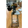 Image 3 : POWER PRESS JB04-1, 1 TON CAPACITY CLASP PRESS SYSTEM ON METAL MOBILE STAND
