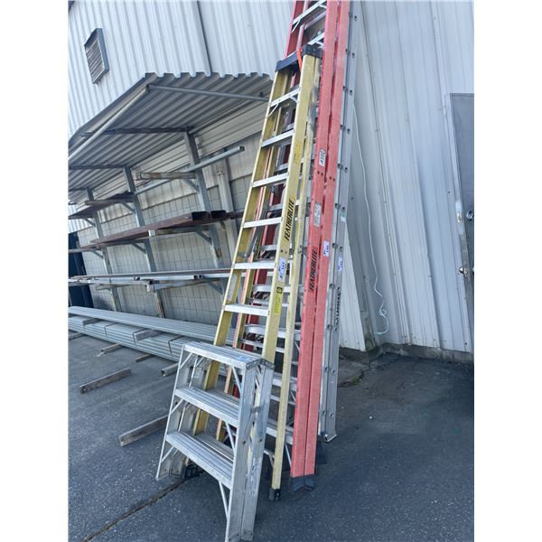 FEATHERLITE YELLOW 10 FT INDUSTRIAL STEP LADDER