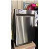 Image 1 : HAIER MODEL QDT125SSLSS. STAINLESS STEEL 18" BUILT IN COMPACT SMART DISHWASHER WITH TOP CONTROL