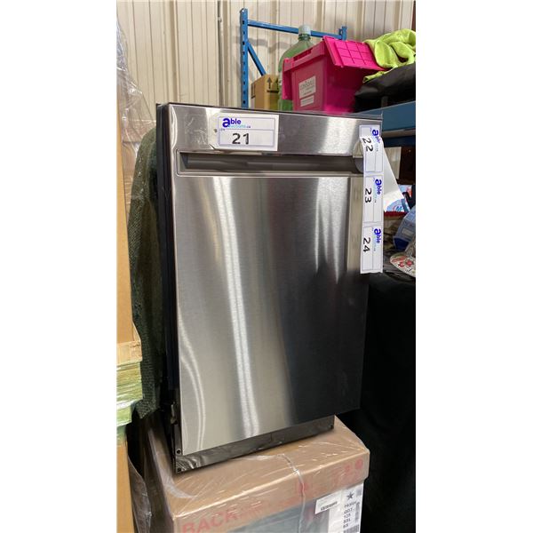 HAIER MODEL QDT125SSLSS. STAINLESS STEEL 18" BUILT IN COMPACT SMART DISHWASHER WITH TOP CONTROL