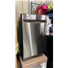 Image 1 : HAIER MODEL QDT125SSLSS. STAINLESS STEEL 18" BUILT IN COMPACT SMART DISHWASHER WITH TOP CONTROL