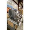 Image 5 : BLAZE GRILLS MODEL BLZ-4LTE3. 32" 4 BURNER STAINLESS STEEL BUILT IN NATURAL GAS GRILL WITH INTERIOR