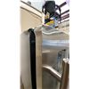 Image 3 : CAVAVIN MODEL V-028WDZ. 15" COMPACT DUAL ZONE WINE COOLER *HAS DAMAGE ON TOP FRONT CORNERS*