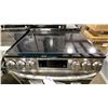 Image 3 : LG MODEL LSEL6333F. 30" ELECTRIC SLIDE IN SMART RANGE WITH 5 ELEMENT ELECTRIC COOKTOP, VERSATILE