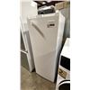 Image 2 : FRIGIDAIRE MODEL FFUE0726AW. UPRIGHT FREEZER