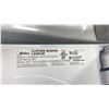 Image 5 : MIDEA MLV47C4AWW. 27-INCH HIGH-EFFICIENCY TOP-LOAD WASHING MACHINE FINISHED IN WHITE WITH GLASS LID