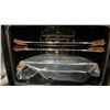 Image 5 : FRIGIDAIRE MODEL GCWS3067ADD. 30-INCH BUILT-IN SINGLE ELECTRIC WALL OVEN, BLACK STAINLESS STEEL