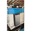 Image 4 : DANBY MODEL DCR044B1SLM. 4.4 CUBIC FOOT SINGLE-DOOR COMPACT MINI FRIDGE