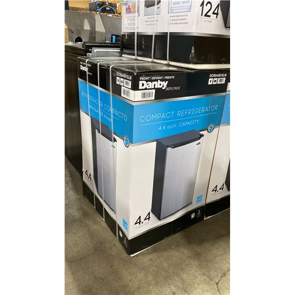 DANBY MODEL DCR044B1SLM. 4.4 CUBIC FOOT SINGLE-DOOR COMPACT MINI FRIDGE