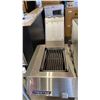 Image 2 : NAPOLEON PRESTIGE MODEL 500RSIB. STAINLESS STEEL 4 BURNER NATURAL GAS GRILL WITH REAR INFRARED