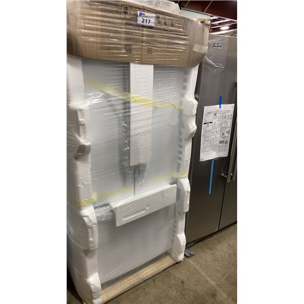 WHIRLPOOL MODEL WRFF5333PW. 33" 22.1 CU FT WHITE FRENCH DOOR REFRIGERATOR WITH INTERIOR WATER