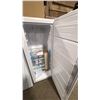 Image 2 : FRIGIDAIRE MODEL FFUE0726AW. 7.0 CU. FT UPRIGHT FREEZER IN WHITE