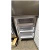 Image 3 : DANBY MODEL DBMF100B1SLDB 23.7" APARTMENT SIZED FRIDGE IN STAINLESS STEEL WITH BOTTOM FREEZER