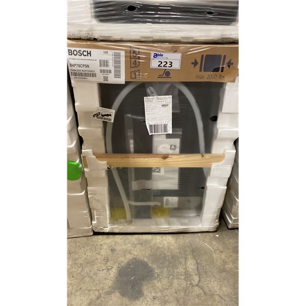 BOSCH MODEL SHP78CP5N. 24" STAINLESS STEEL BUILT IN DISHWASHER, 42 DBA, TOP TOUCH CONTROLS, CRYSTAL