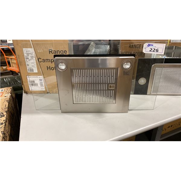 BOSCH MODEL HCG56651UC. 36" WALL MOUNTED PYRAMID CHIMNEY RANGE HOOD, 600 CFM, 4 SPEED TOUCH CONTROLS