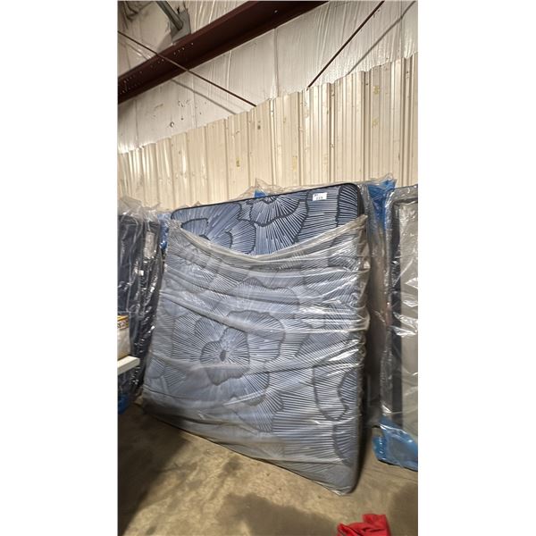 SERTA KING SIZE MATTRESS & BOXSPRING