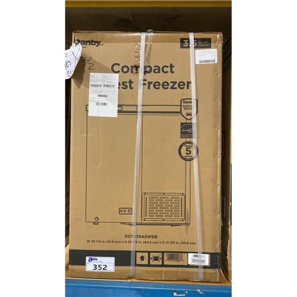 DANBY MODEL DCF035A5WDB. 20" CHEST FREEZER IN WHITE