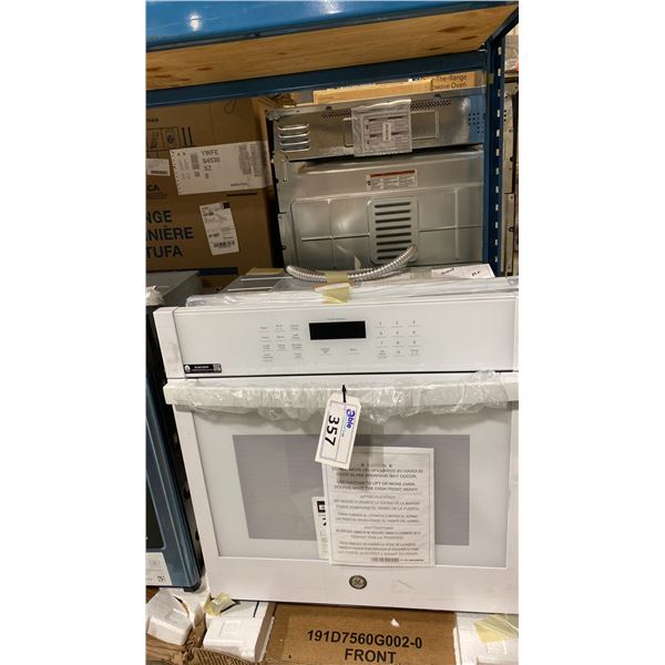 GE MODEL JKS000DNWW. 27" BUILT IN SINGLE WALL OVEN IN WHITE WITH STEAM CLEAN AND WIFI