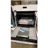 Image 2 : GE MODEL JKS000DNWW. 27" BUILT IN SINGLE WALL OVEN IN WHITE WITH STEAM CLEAN AND WIFI