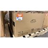 Image 2 : TRAEGER MODEL TFB86MLH. WOODBRIDGE WIFI WOOD PELLET GRILL