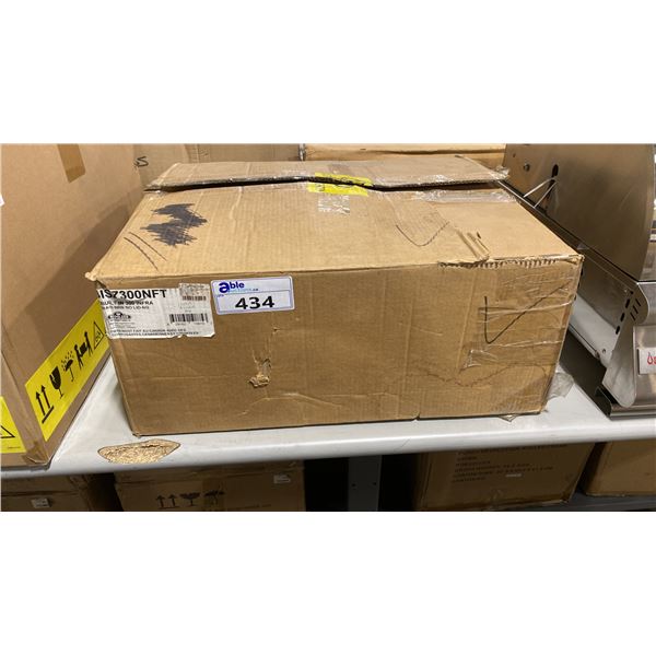 NAPOLEON MODEL BISZ300NFT. BUILT IN NATURAL GAS STAINLESS STEEL DROP-IN GRILL HEAD WITH 2 INFRARED