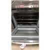 Image 3 : FRIGIDAIRE MODEL FCRE305CASC. 30" 5 BURNER ELECTRIC RANGE IN STAINLESS STEEL *USED*