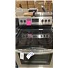 Image 4 : FRIGIDAIRE MODEL FCRE305CASC. 30" 5 BURNER ELECTRIC RANGE IN STAINLESS STEEL *USED*